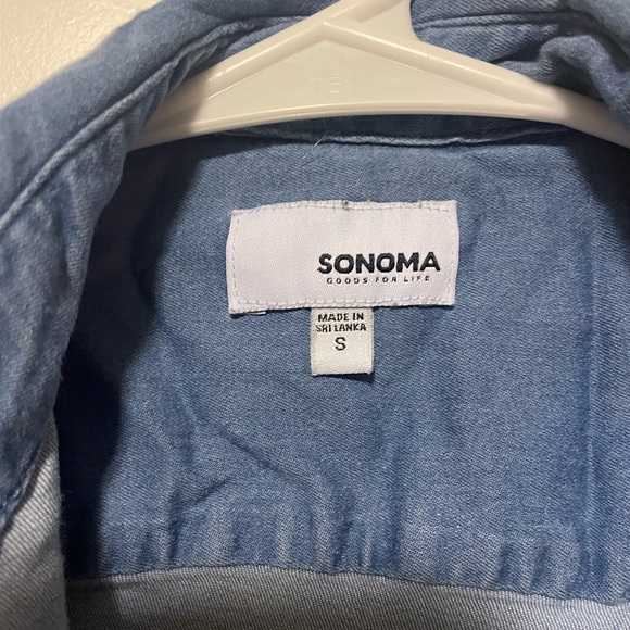 Button down - Picture 2 of 2